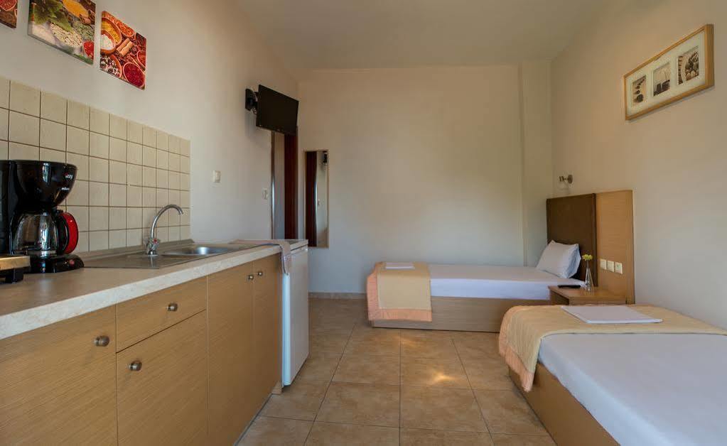 Nepheli Apartments And Studios Paralia Katerinis Luaran gambar